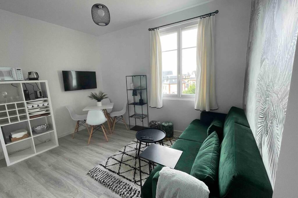 L'Oiseau Bleu Appt 2 Pieces , 150 M De La Plage Apartment บลอนวิลล์-ซัวร์-แมร์ ภายนอก รูปภาพ